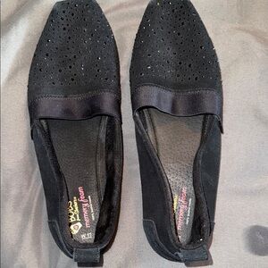 Bobs from Sketchers black slip on shoes with a memory foam! SUPER COMFY ! 11 W